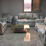 شقة على كورنيش النيل صف اول